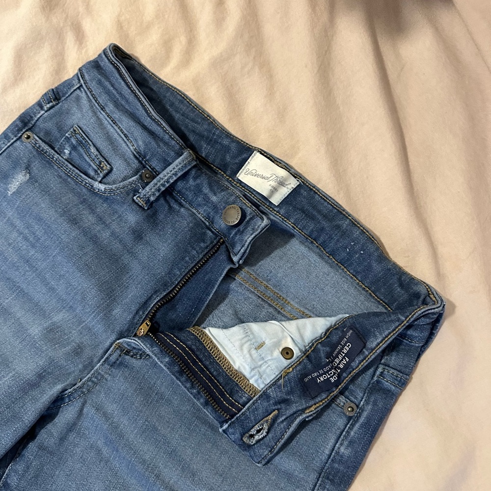 Universal Thread Distressed Skinny Jeans - Picture 4 of 5